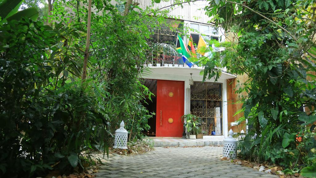 Bushman Cafe Hotel Abidżan Zewnętrze zdjęcie