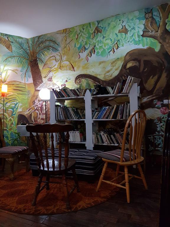 Bushman Cafe Hotel Abidżan Zewnętrze zdjęcie